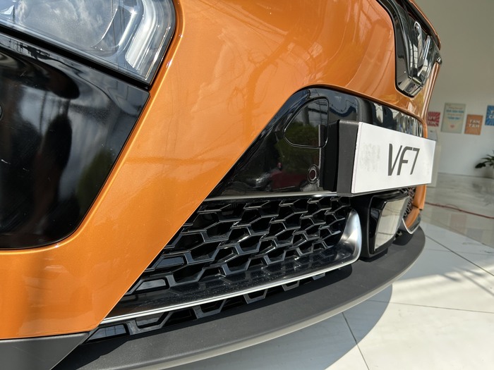 giá xe vinfast vf7 mới nhất