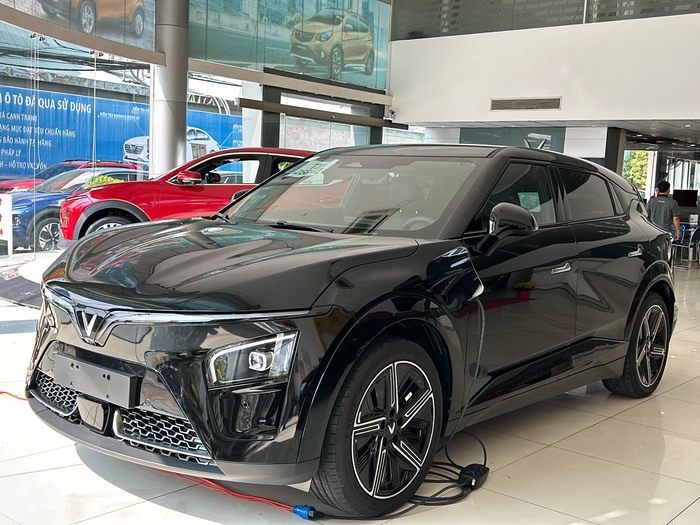 giá xe vinfast vf7